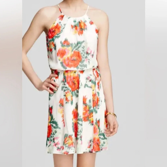 Joie Dresses & Skirts - Joie 100% Silk spaghetti strap, halter neckline short dress size small. Flirty.